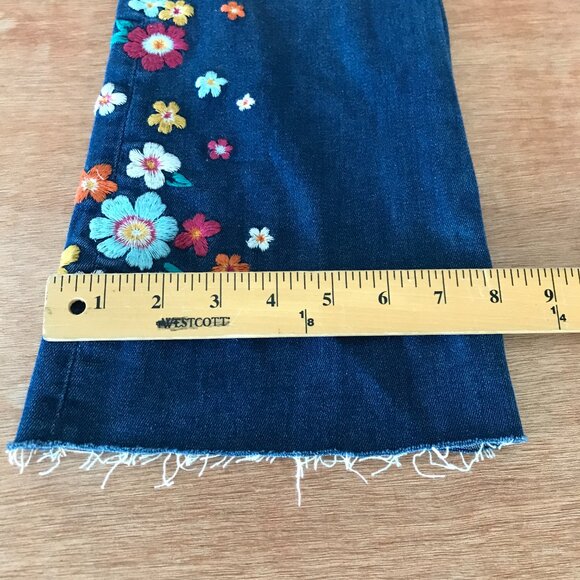 Driftwood Roxy Flare Jeans Women 30 Blue High Rise Raw Embroidered Floral Boho - Picture 7 of 14